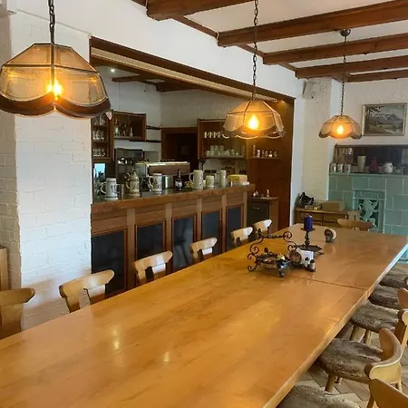 Loewen Inn