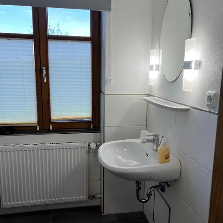 Loewen Penzion 2*