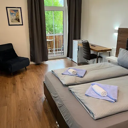 Loewen Inn 2*